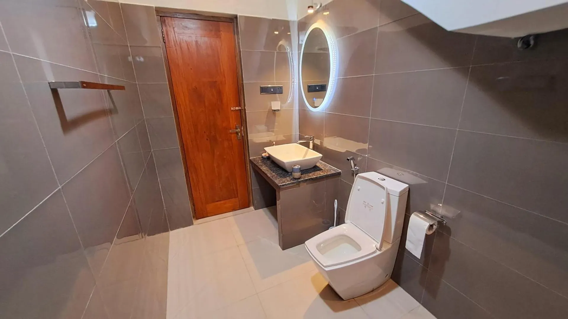 Golden Shower Inn Kandy